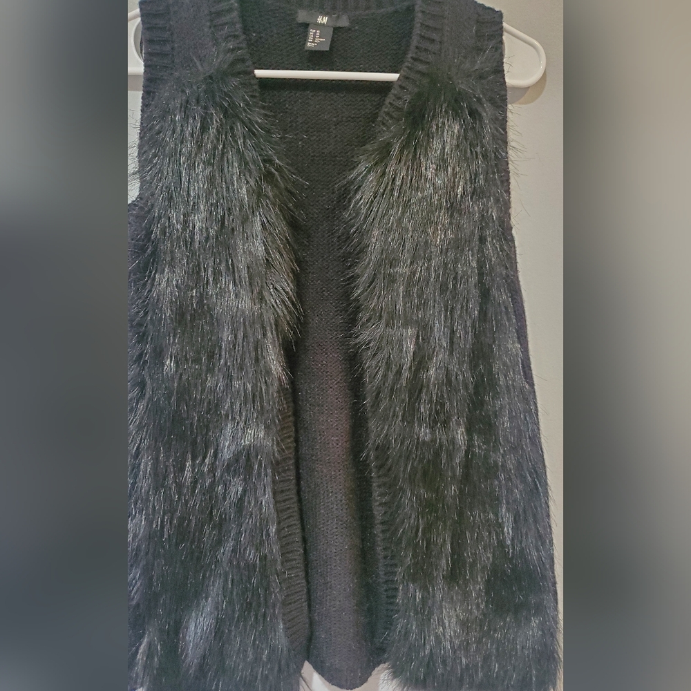 H&M Woman's sweater vest.